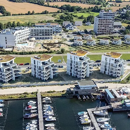 Apartment 6 Person In *